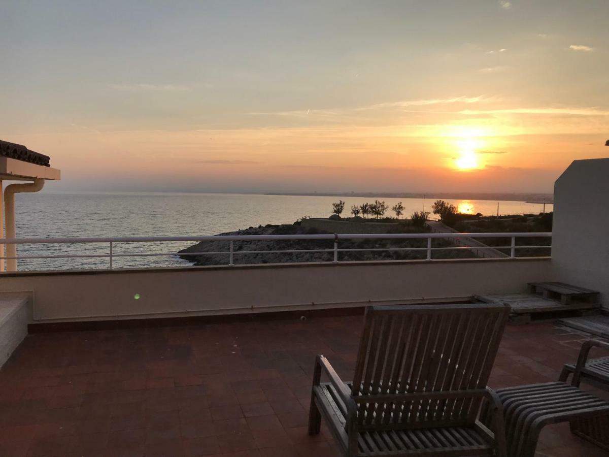 Apartamento Rits Beachfront سالو المظهر الخارجي الصورة