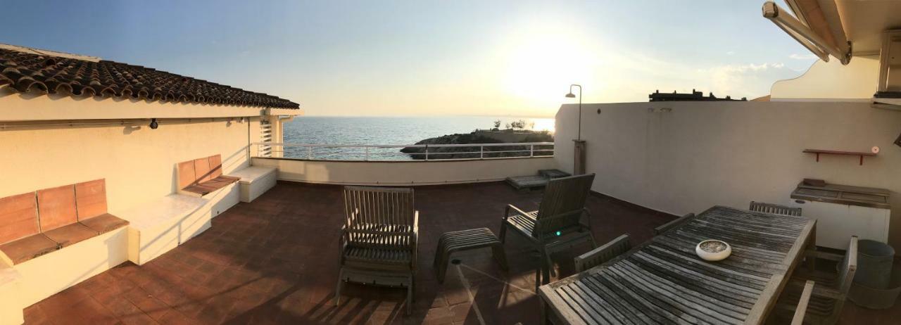 Apartamento Rits Beachfront سالو المظهر الخارجي الصورة