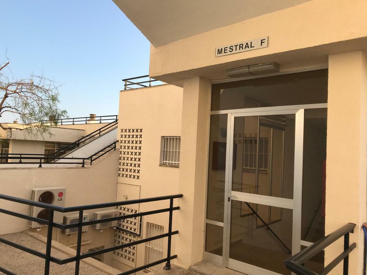 Apartamento Rits Beachfront سالو المظهر الخارجي الصورة